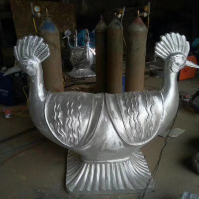 啄木鸟不锈钢座椅雕塑